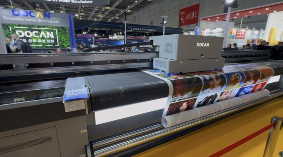 Нижстенд в Китае 3 Нижстенд в Китае 2